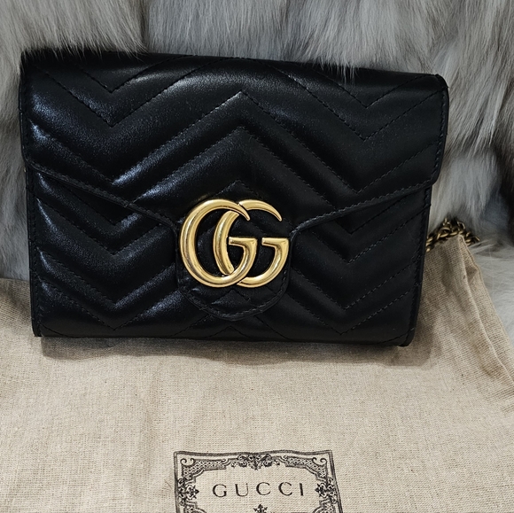Gucci Black GG Marmont Mini Leather Shoulder Bag - Picture 4 of 15